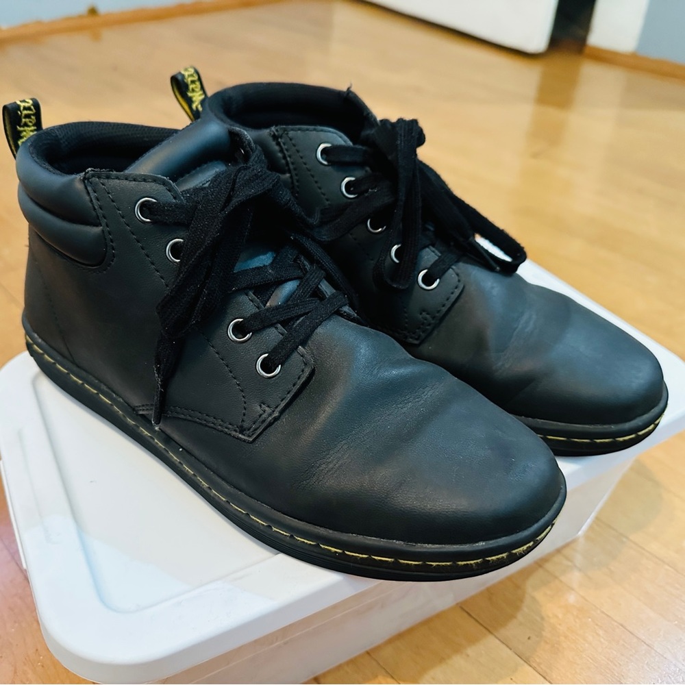 Dr. Marten unisex Maleke Ankle Boots size: Men 8/ Women 9